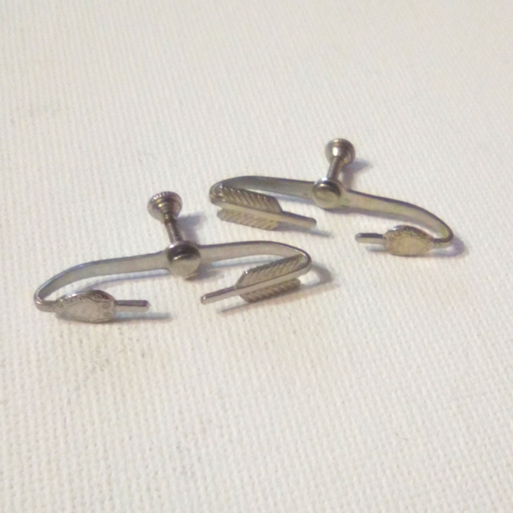 Vintage silver style split arrow screw back earrings